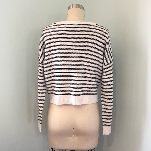 LIMITED TIME DISCOUNTED SHIPPING! H&M Black and White Stripe Crop Knit Sweater - Picture 3 of 16